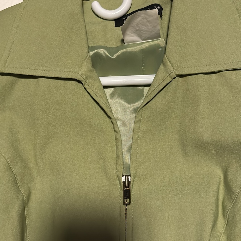 Beautiful green jacket - Picture 4 of 5